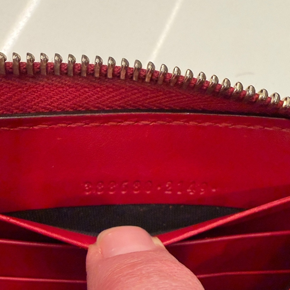🌹Gucci Microguccissima Red Embossed Signature Zip Wallet with Gold-Tone Accent - Picture 10 of 12